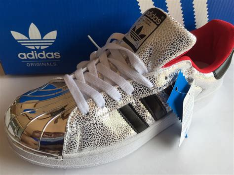 adidas plateadas mujer